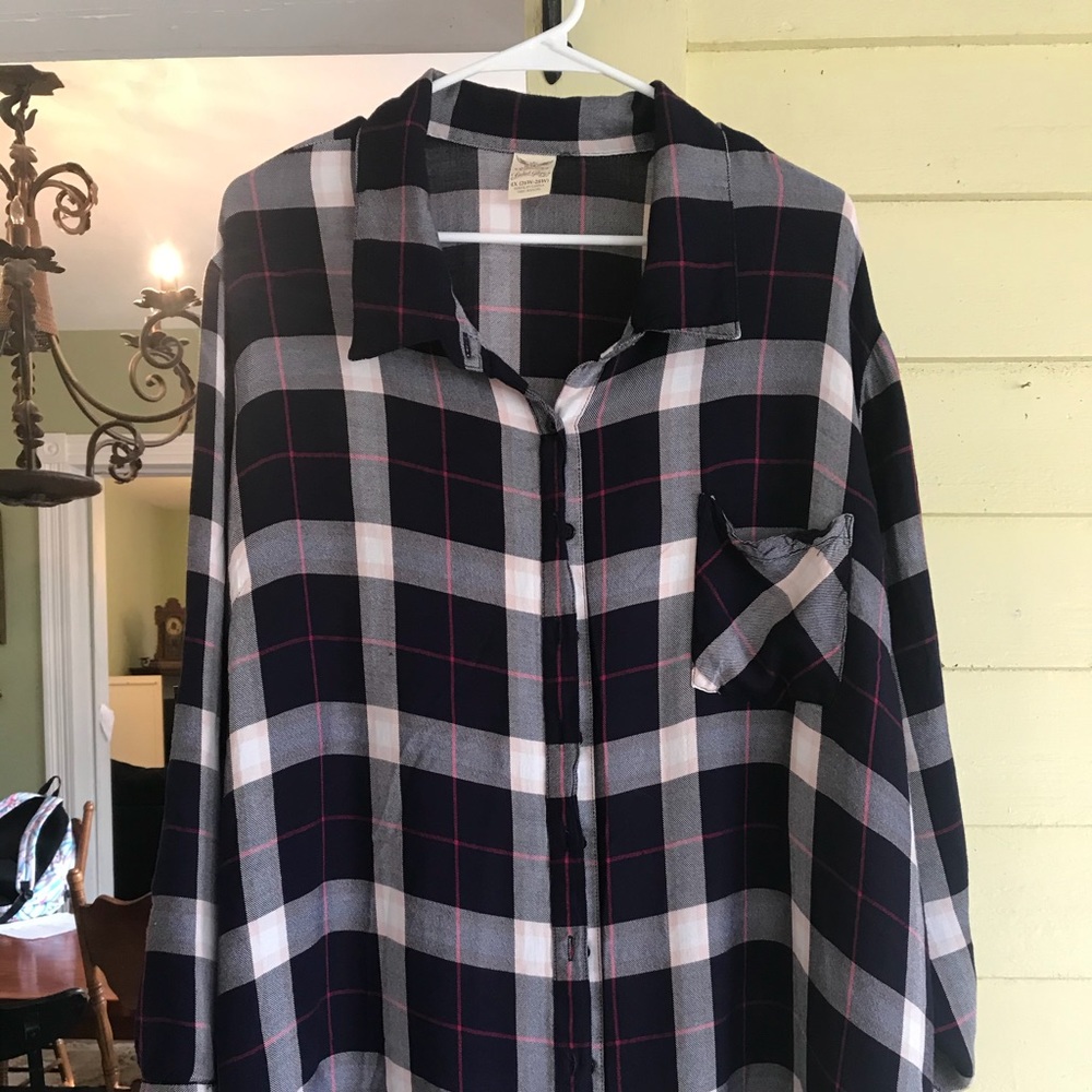 Women’s 4x button down shirt